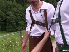 Gros seins, Sucer une bite, Club, Hard, De plein air, Public, Adolescente, Uniforme