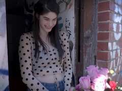 Sucer une bite, Brunette brune, Mignonne, Queue, Doigter, Hd, Orgasme, Tatouage