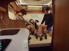 18 éves, Ázsiai, Édes, Négyes, Harisnyanadrág, Filigrán alkatú, Lovaglás, Tini