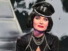 Brunette brune, Doigter, Béant, Branlette thaïlandaise, Masturbation, Solo, Nénés, Jouets