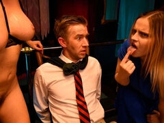 Store smukke kvinder, Stor røv, Store bryster, Pik sutte, Brunette, Fetish, Håndjob, Lingerie