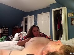 Sexy Mom Gets Creampied
