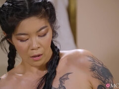 Asiatique, Sucer une bite, Tir de sperme, Européenne, Léchez, Maman, Huilée, Chatte