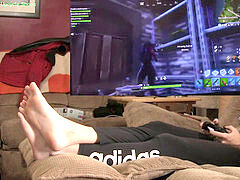 White Girls feet - sole taunt POV - Gamer Girl Plays Fortnite! BAREFOOT JOI