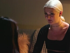 Tyttö, Ruskeahiuksinen, Facesitting, Lesbo, Luonnolliset tissit, Pienikokoinen, Pornotähti, Pillu