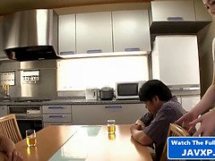 Aziatisch, Oudere vrouw, Handbeurt, Hardcore, Japaans, Keuken, Penis, Zusters