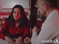 Mariska offers her friend Tina to Pascal