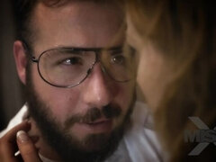 Isot tissit, Tohtori, Eroottinen, Fetissi, Todellisuus, Sukkahousu, Kiusaus, Tissit