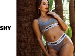 항문, 큰 엉덩이, 금발의, 오랄섹스, 도기스타일, 핸드잡, 풀, 젖가슴