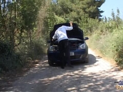 Bikinit, Suihinotto, Ruskeahiuksinen, Käsihoito, Suudella, Luonnolliset tissit, Ulkona, Teini