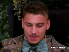 Brunette, Pik, Hundestilling, Gruppe, Hårdt, Lingerie, Fest, Teenager