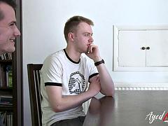 Anaal, Grote mammen, Bruinharig, Hardcore, Hd, Rijpe lesbienne, Ruw, Trio