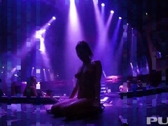 Za kulisami, Duże cycki, Obcasy, Bielizna, Naturalne cycki, Flirt