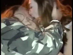 Μεγάλα βυζιά, Αυτοκίνητο, Ηδ, Φιλί, Λεσβία, Μικρούλης, Δημόσιο, Έφηβος