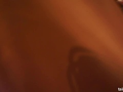 В одежде, Танцы, Межрасовый секс, Поцелуи, Мастурбация, Вечеринка, Порнозвезда, Киски