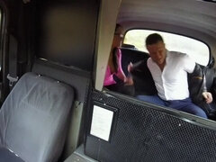 Arschlecken, Blasen, Auto, Spermaladung, Würgen, Im freien, Muschi, Hintern versohlen