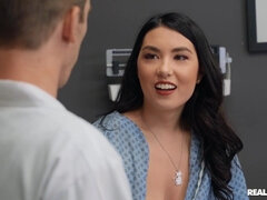 Baben, Stor kuk, Avsugning, Bystig, Doktor, Fingering, Hardcore, Verklighet