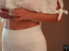 Stor røv, Brunette, Hundestilling, Massage, Naturlig, Fisse, Ridning, Barberet