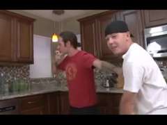 Jato de porra, Mãe gostosa, Tetas