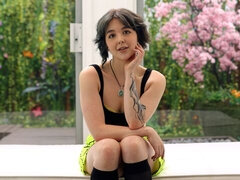 18, Rit, Velik kurac, Rjavolaska, Doggystyle, Naravne joške, Kratki lasje, Najstnice