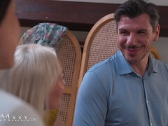 Momxxx Big Boobs cougar Billie Star shares hard cock with petite blonda Lovita Fate ffm three-way