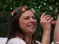 ぽっちゃり, デカ尻, フェラチオ, バック, 手コキする, 淫乱熟女, 自然山雀, アウトドア