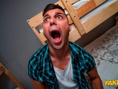 Duży tyłek, Obciąganie, Brunetka, Złapany, Podwójna penetracja, Hardcore, Pończochy, Trójkąt