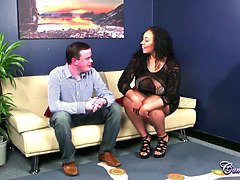 Pijpbeurt, Rondborstig, Mollig, Vrouw, Hakken, Rijpe lesbienne, Moeder, Slipje