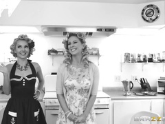 엉덩이, 큰 가슴, 금발의, 바람핀, 밀프, 현실, 유니폼, 와이프