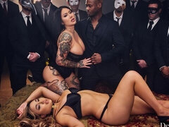 Asiatisk, Stor stjärt, Stor kuk, Stora tuttar, Avsugning, Doggystyle, Milf