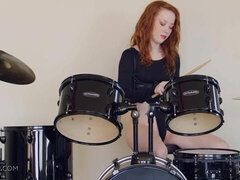 お尻, 指いじり, 赤毛, ガリガリ, 一人, ストリッピング, ティーン, オッパイの