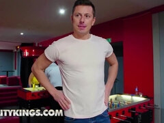 Anal, Blondine, Pik sutte, Langt ned i halsen, Naturlige bryster, Pov, Nederdel, Oppe i nederdel