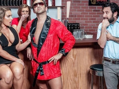 Большая жопа, Большие сиськи, Платье, Лизание, Мастурбация, Милф, Тату, Сиськи