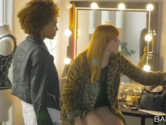 Grosser schwanz, Blasen, Schwanz, Hundestellung, Piercing, Dusche, Titten, Nass