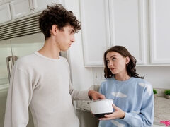 18, Rumpa, Stor kuk, Avsugning, Doggystyle, Naturliga tuttar, Liten och nätt, Tonåring