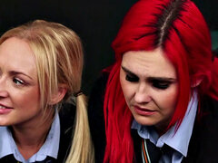 Sitominen alistaminen sadomasokismi masokismi, Blondi, Suihinotto, Brittiläinen, Nainen pukeissa mies alasti, Nais alistaja, Koulutyttö, Univormu