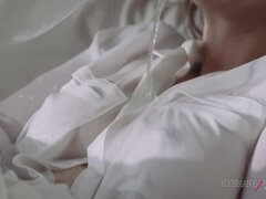 Bambino, Bondage sadomaso, Bionda, Baciando, Lesbica, Leccata, Orgasmo, Figa