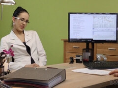 Kredit & Elis Dark get down and dirty in the office with a horny agent