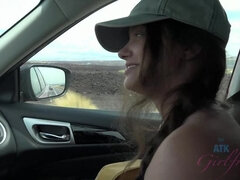 Amaterji, Plaža, Fafanje, Rjavolaska, Footjob, Zunaj, Piercing, Draženje
