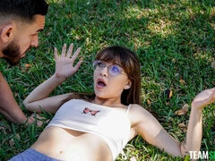 Amatőr, Hatalmas hátsó, Monumentális dákó, Tekintélyes didik, Cumizás, Hajlékony, Természetes mellek, Vékony