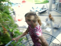 Stor røv, Blondine, Pik sutte, Komme på ansigtet, Hårdt, Imellem racer, Monster, Naturlige bryster