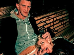 Stor røv, Store bryster, Blondine, Pik sutte, Hundestilling, Hårdt, Mor jeg gerne vil kneppe, Tatovering