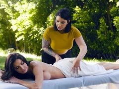 흑갈색 머리, 키스, 레즈비언, 대단히, 수음, 밀프, 야외의, 문신