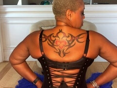 Ciemna karnacja, Obcasy