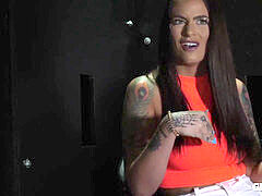 Πίπα, Κωλοτρυπίδα, Λεφτά