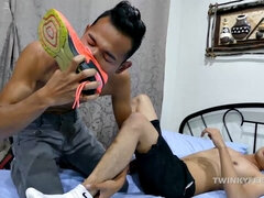 Azijci, Obrazno, Stopala, Stopala fetiš, Footjob, Gej, Lizanje, Muco