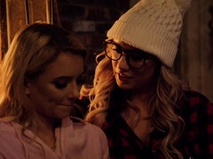 舐める尻, 美女, ブロンド, 巨乳な, Hd, レズビアン, 自然山雀, タトゥー