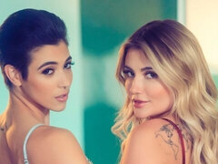 Stor stjärt, Blondin, Fingering, Kysser, Lesbisk, Fitta, Strippning, Tonåring