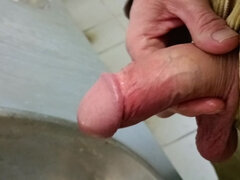 Amateur, Britannique, Tir de sperme, Papa, Masturbation, Pisser, Public, Solo