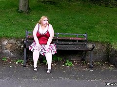 Iso kaunis nainen, Iso perse, Pulska, Tsekki, Käsihoito, Hd, Julkinen, Punapää